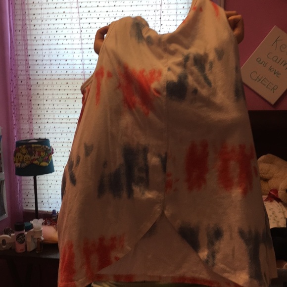 Top - Picture 2 of 3